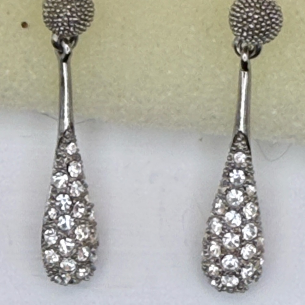 Unk Silver Teardrop Crystal Drop Earrings